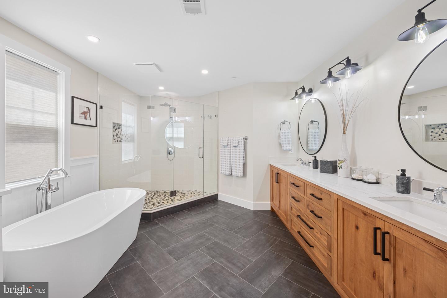 822 Bay Ridge Ave
