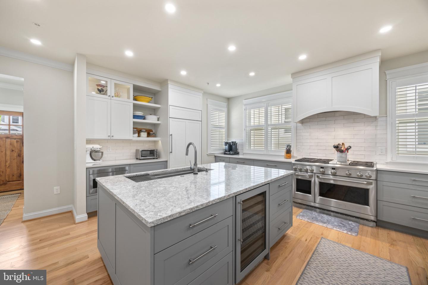 822 Bay Ridge Ave