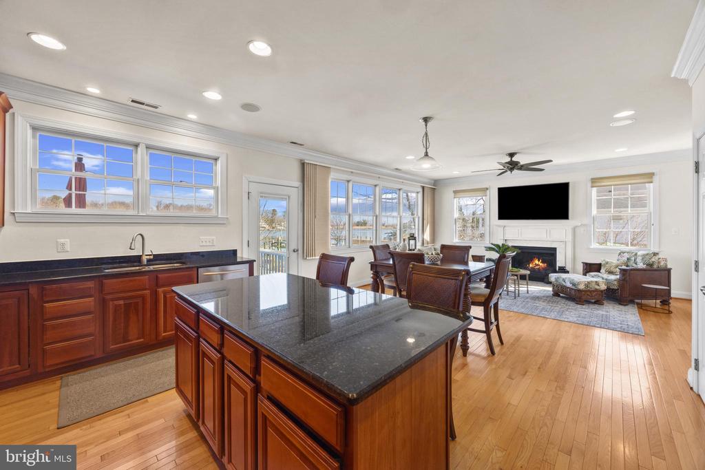 1256 Washington Dr