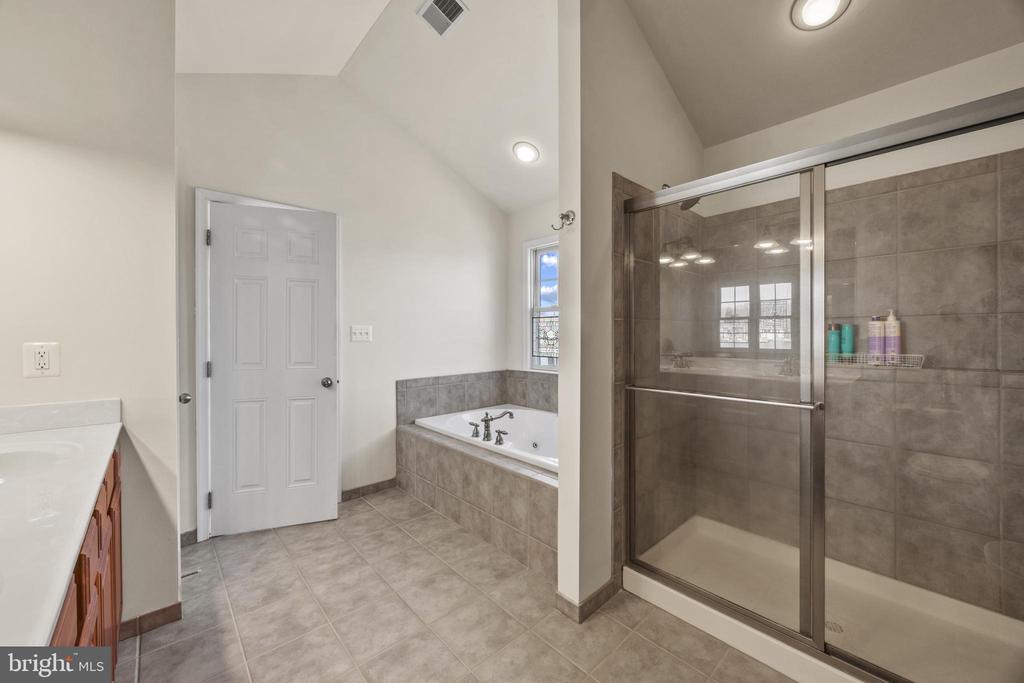 1256 Washington Dr