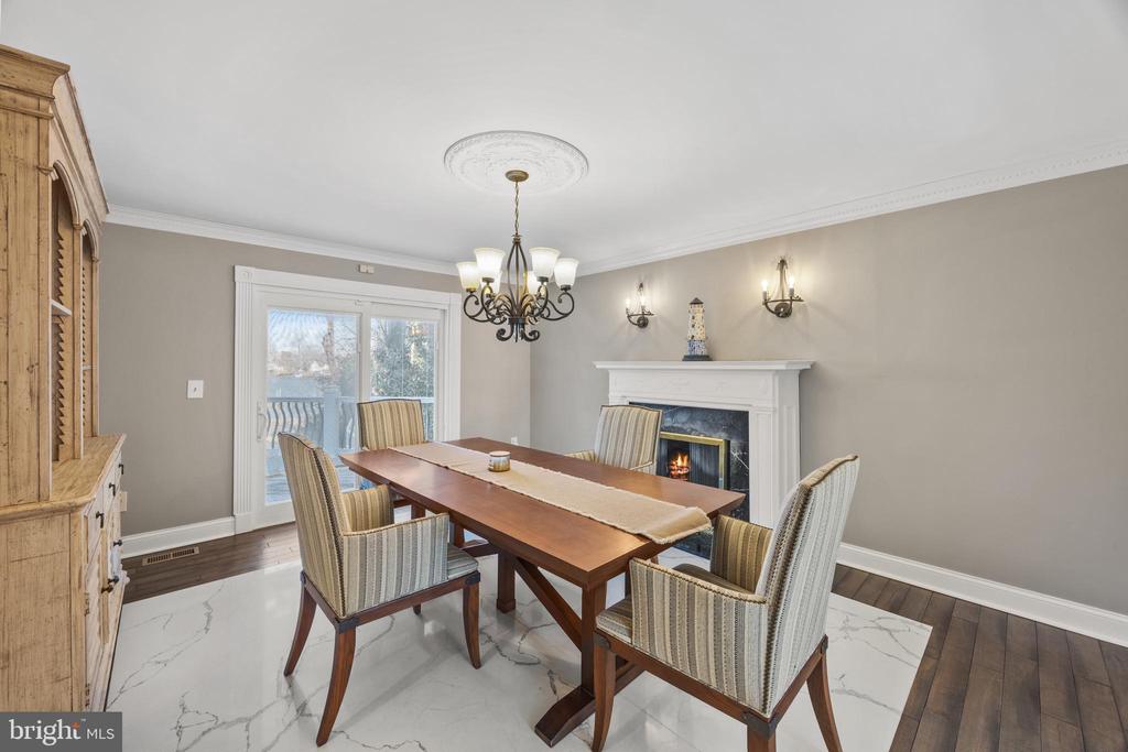 415 Edgewater Rd