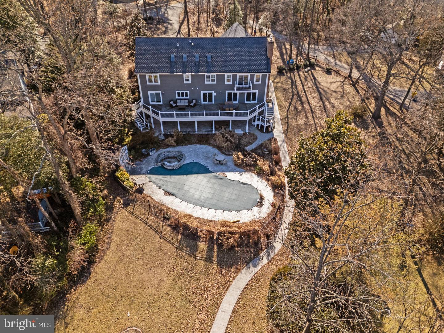 415 Edgewater Rd