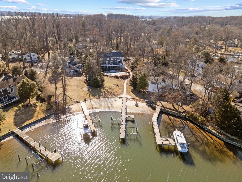 415 Edgewater Rd
