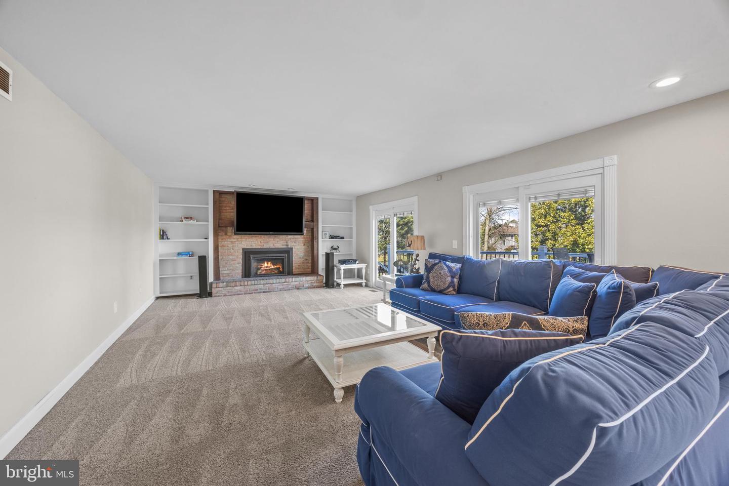 415 Edgewater Rd