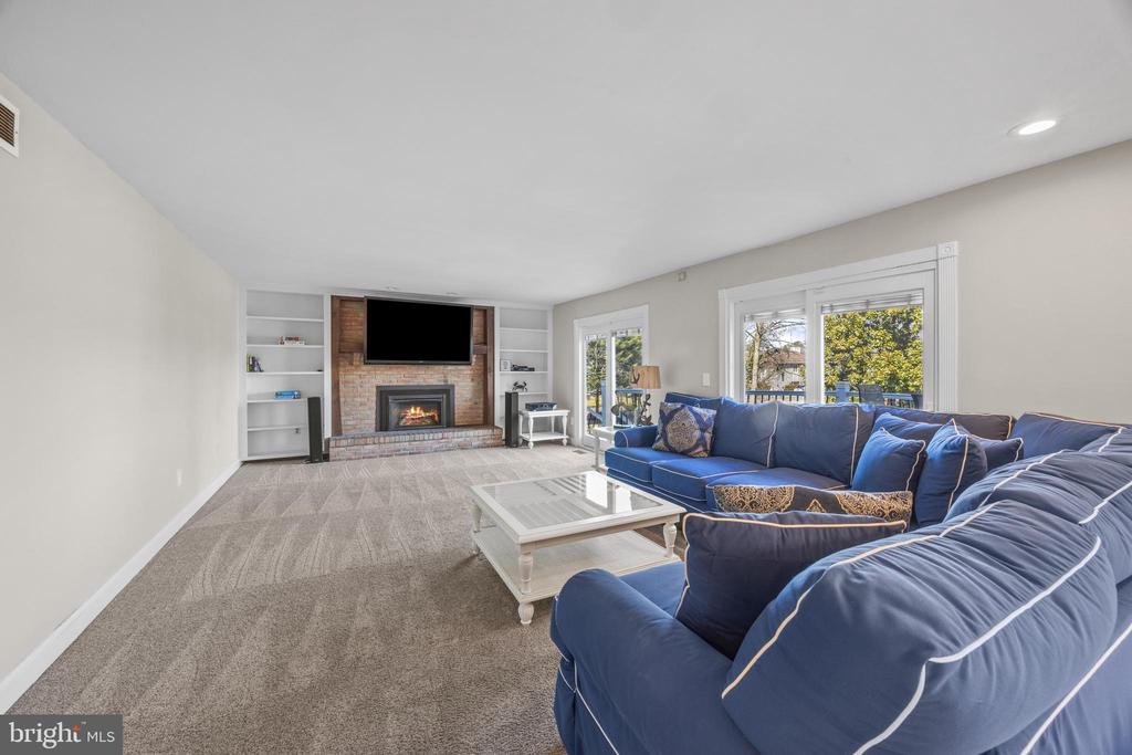 415 Edgewater Rd