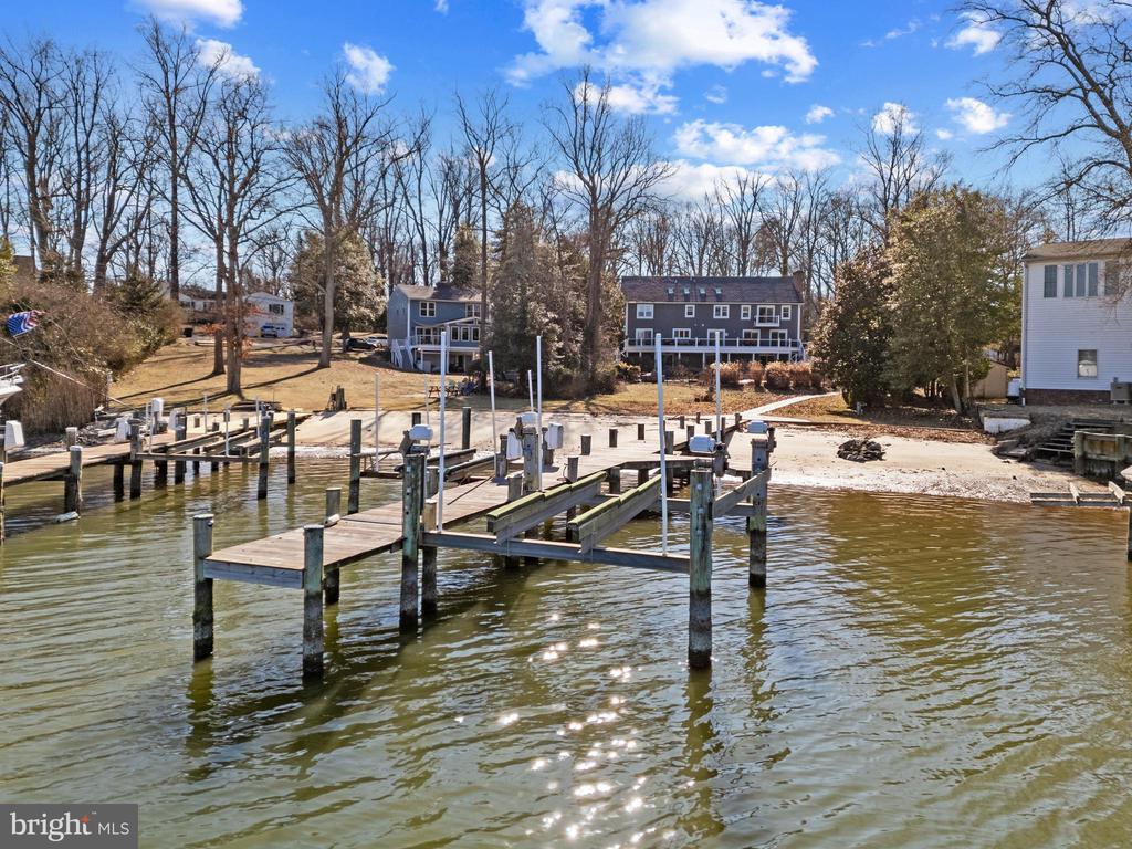 415 Edgewater Rd