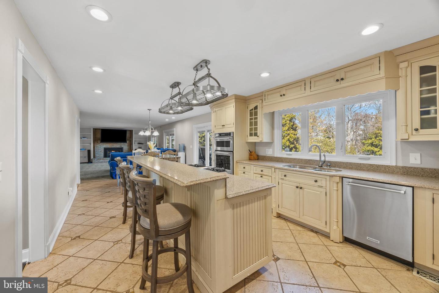 415 Edgewater Rd