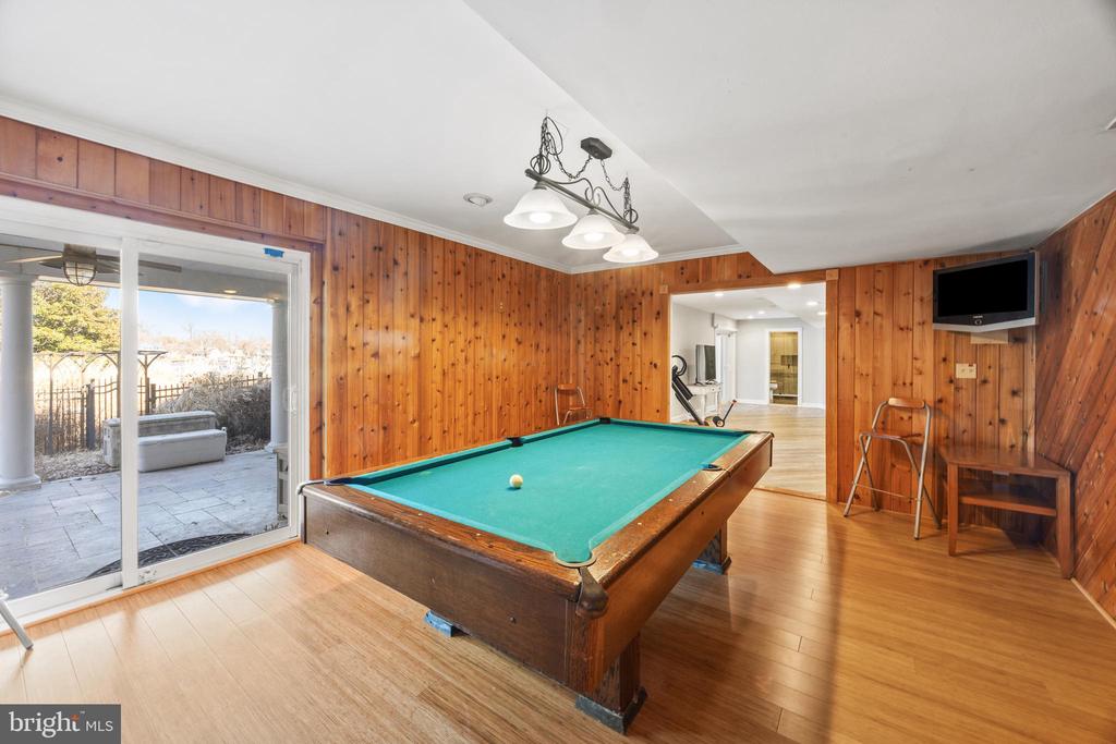 415 Edgewater Rd