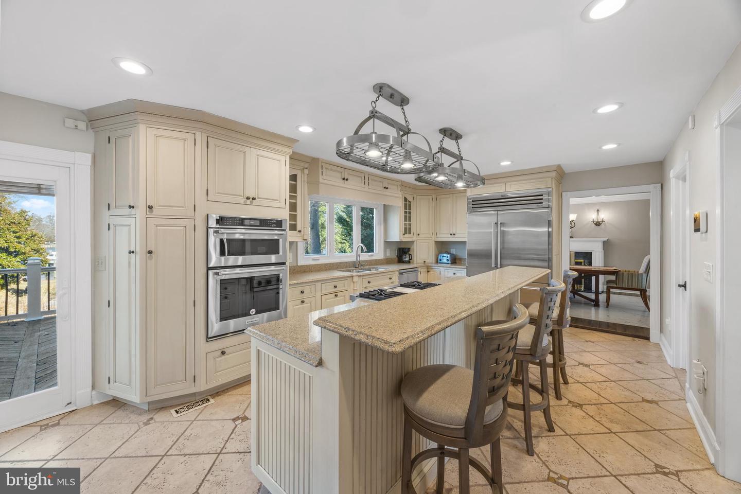 415 Edgewater Rd
