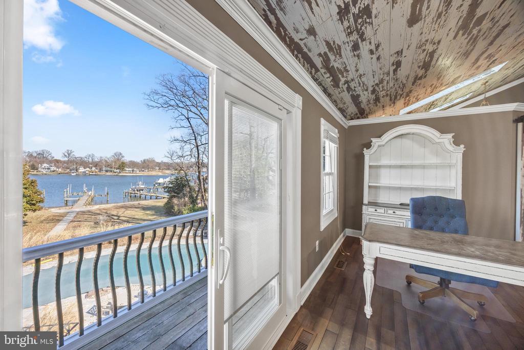 415 Edgewater Rd