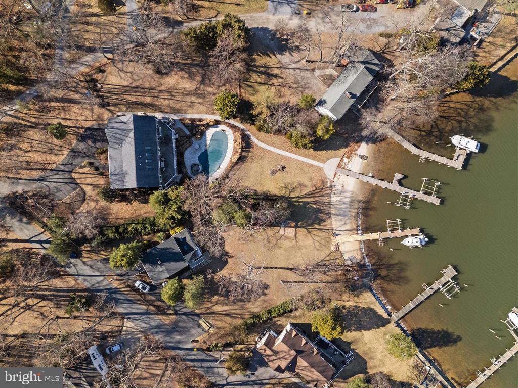 415 Edgewater Rd