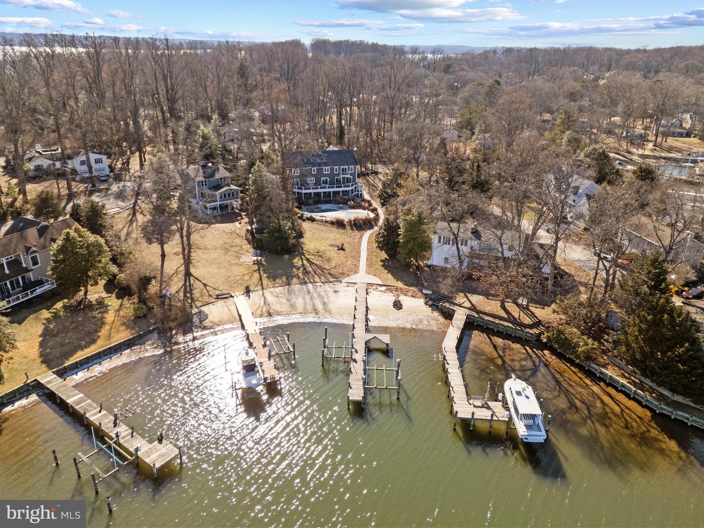 415 Edgewater Rd