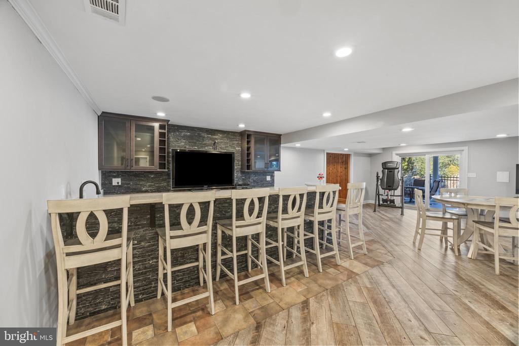 415 Edgewater Rd