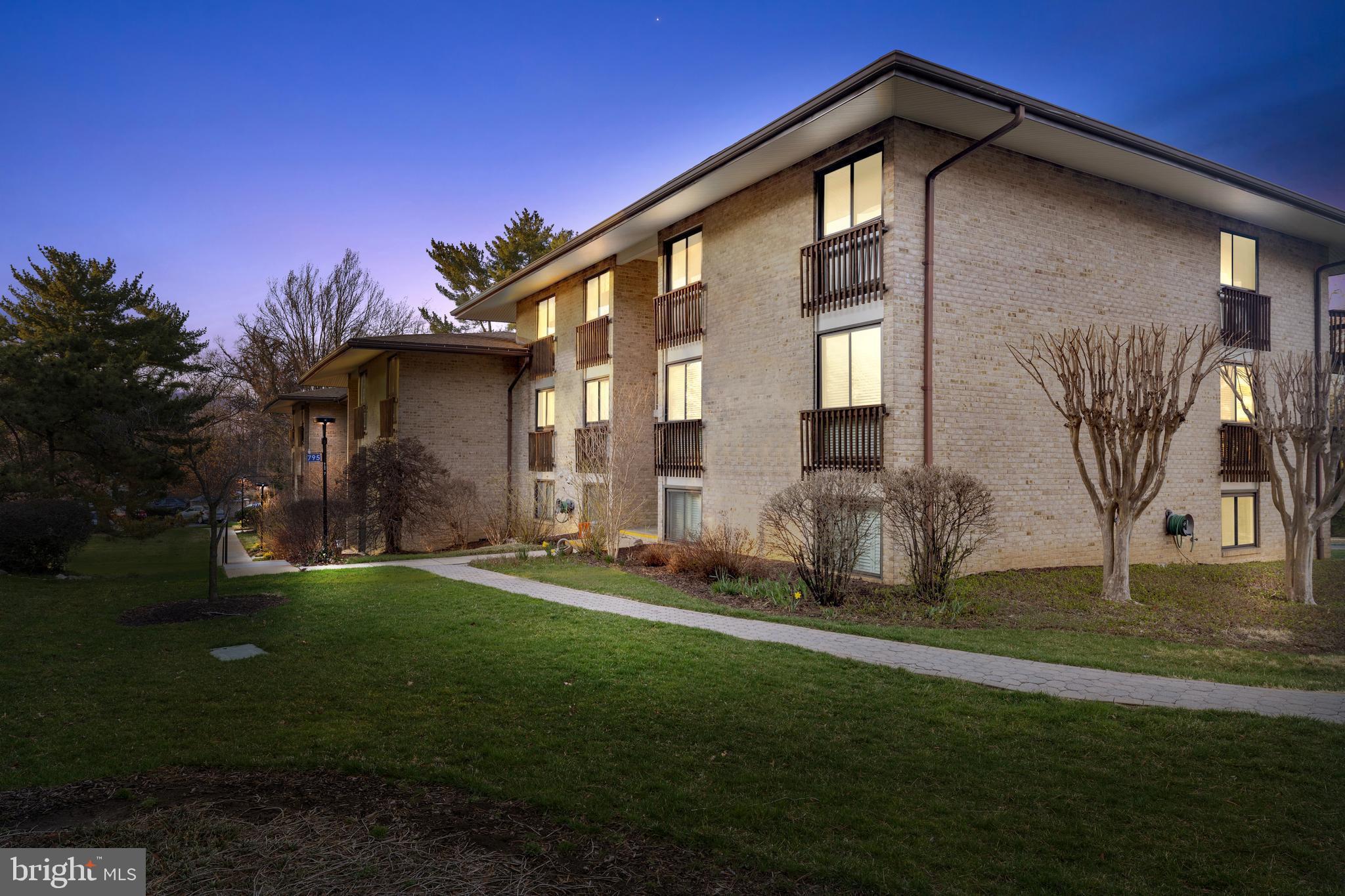 795-F Fairview Ave #F