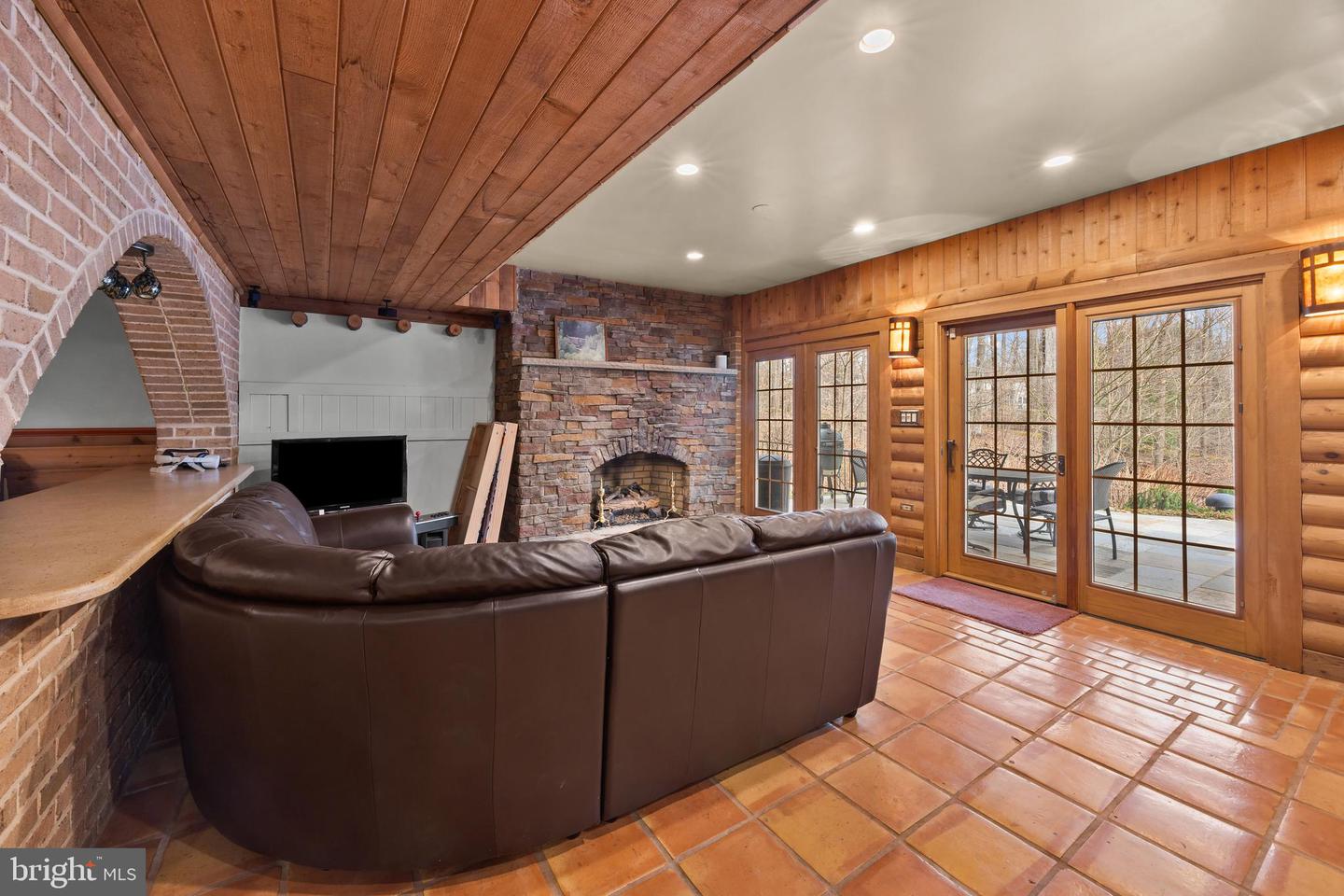 1709 Angelina Ct