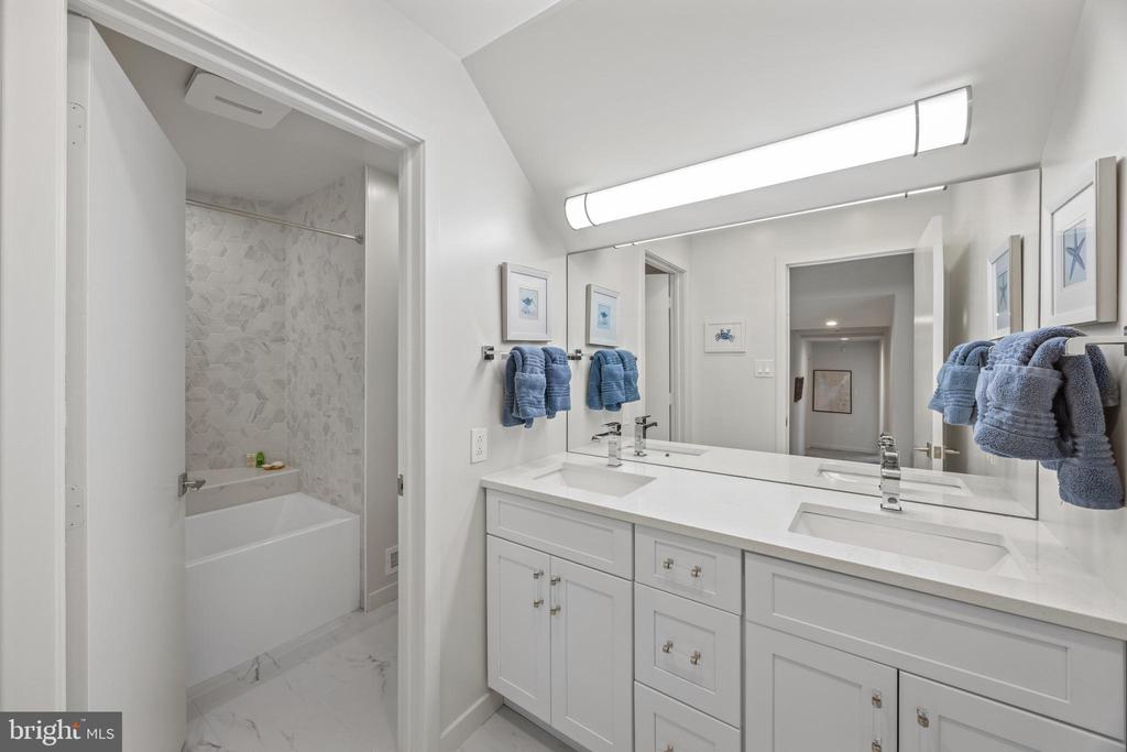 378 Forest Beach Rd