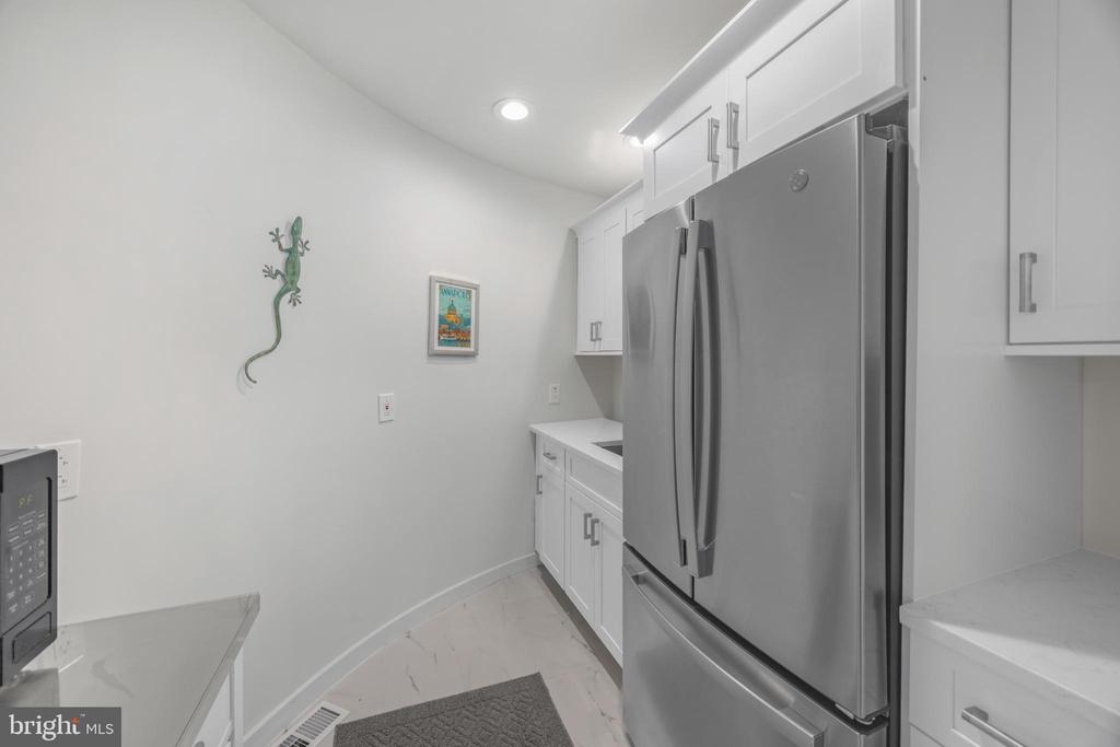 378 Forest Beach Rd