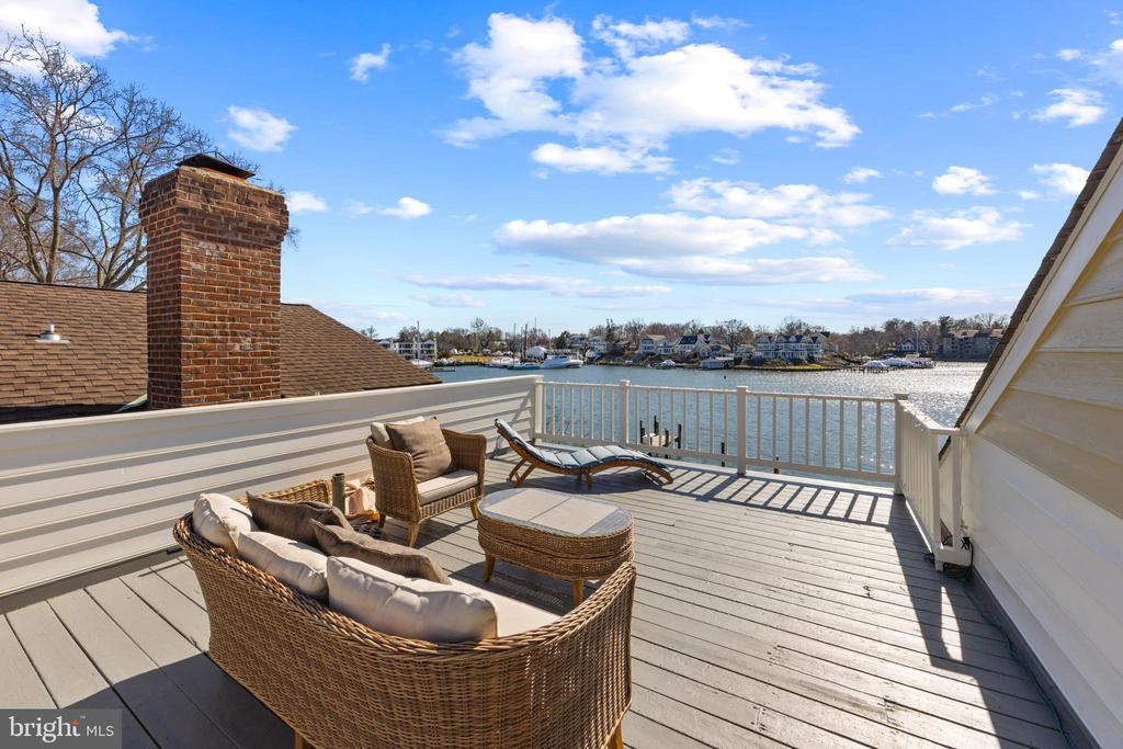 9 Shipwright St