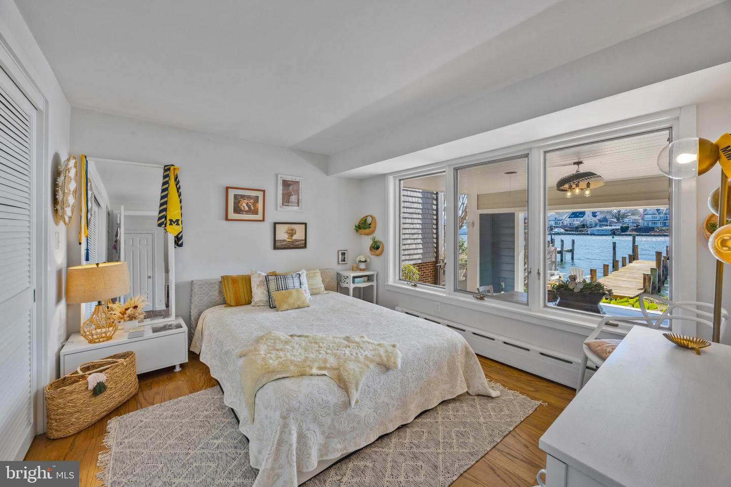 9 Shipwright St