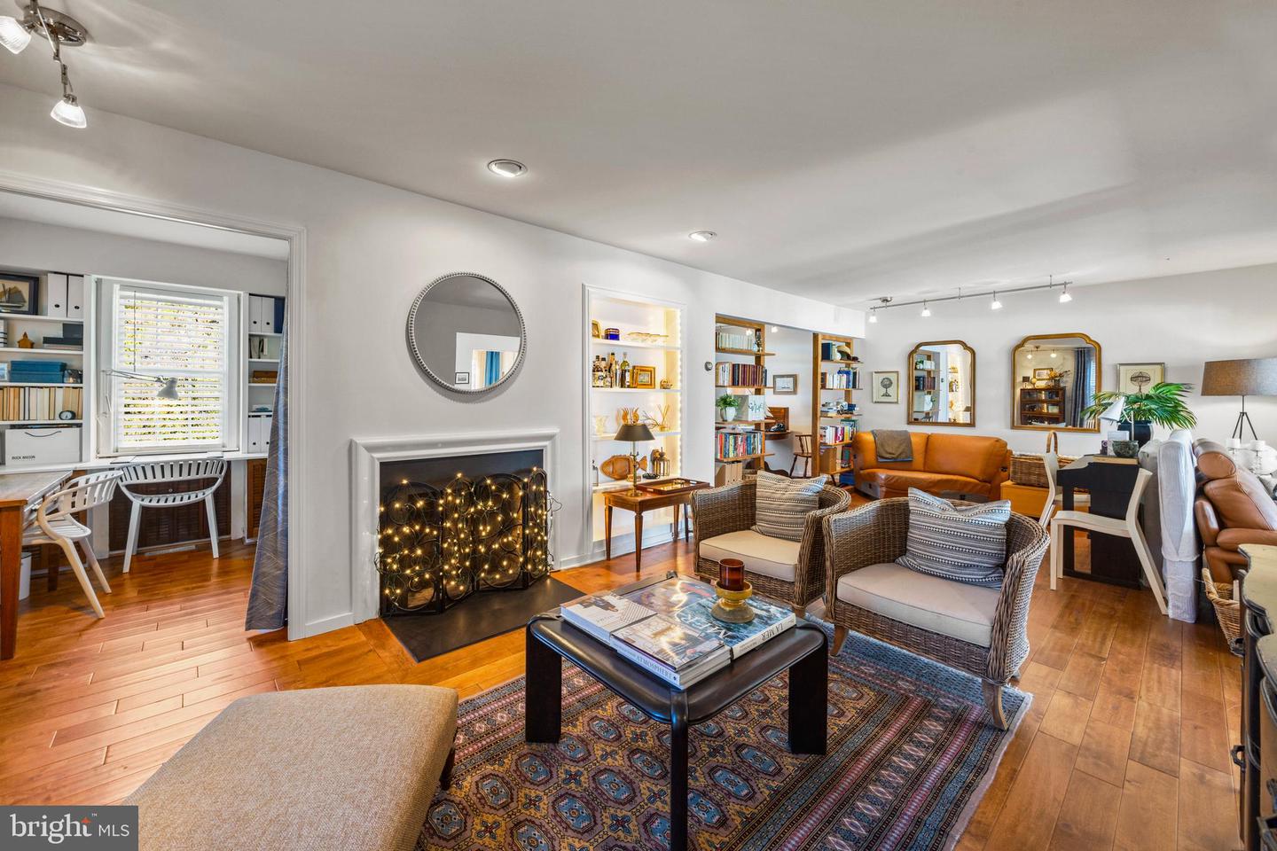 9 Shipwright St