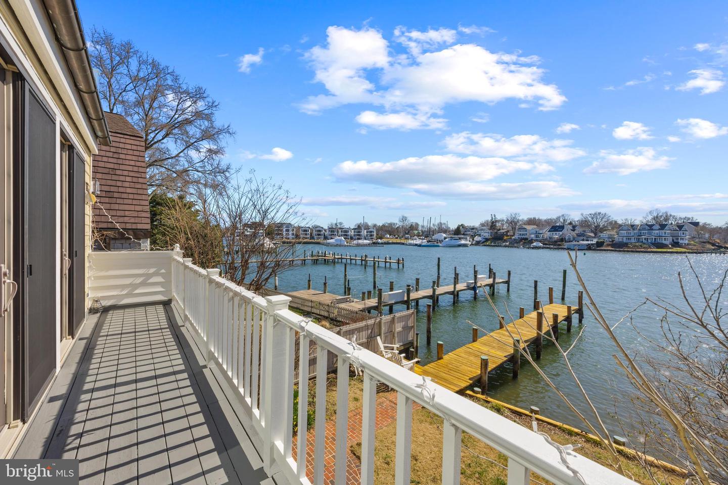 9 Shipwright St