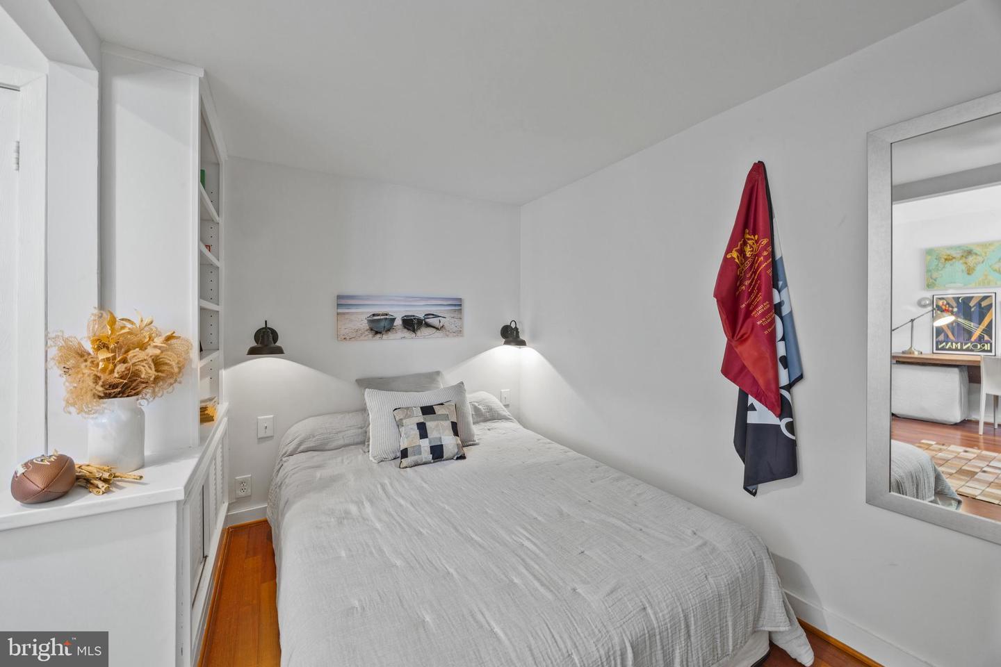 9 Shipwright St