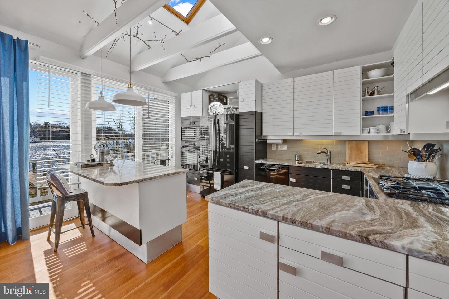 9 Shipwright St