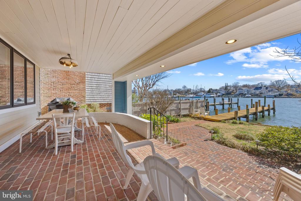 9 Shipwright St
