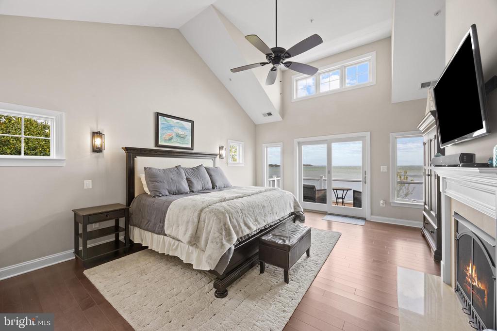 119 W Bay View Dr