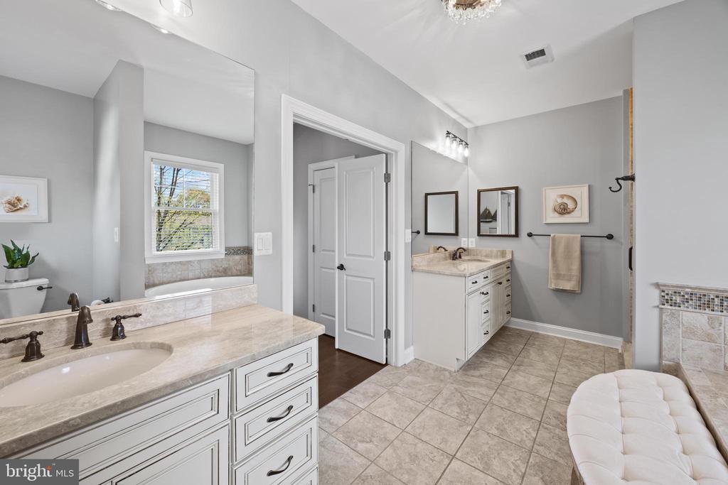 119 W Bay View Dr
