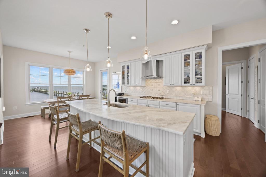 119 W Bay View Dr