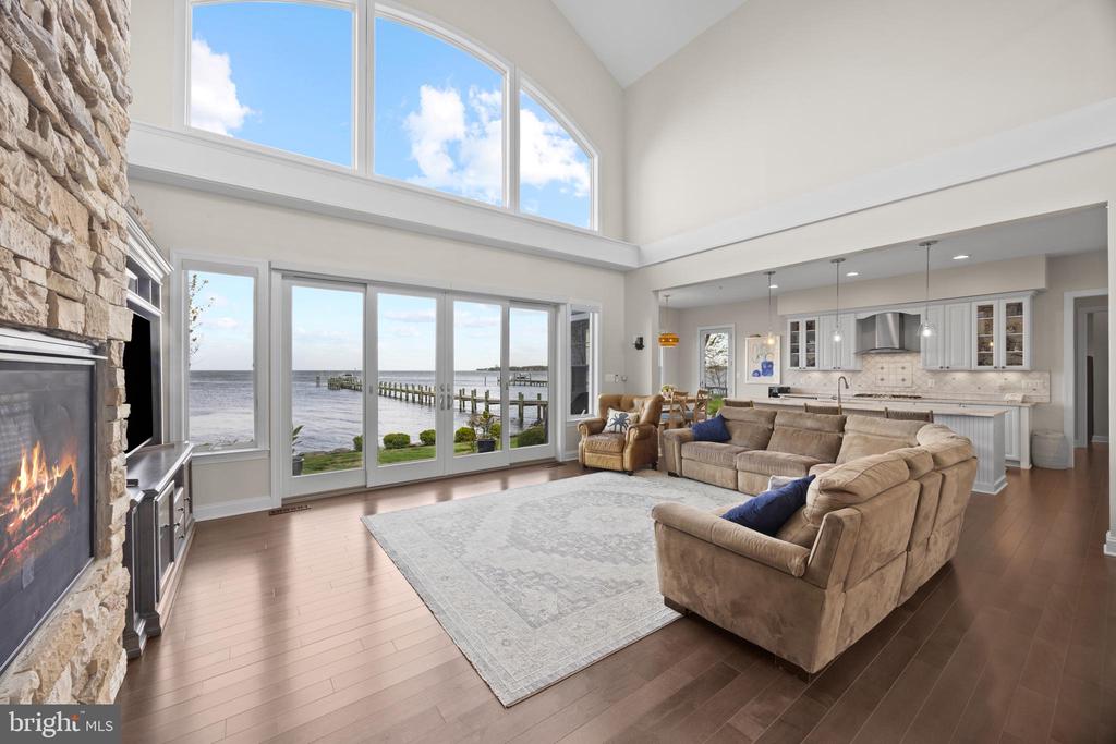 119 W Bay View Dr