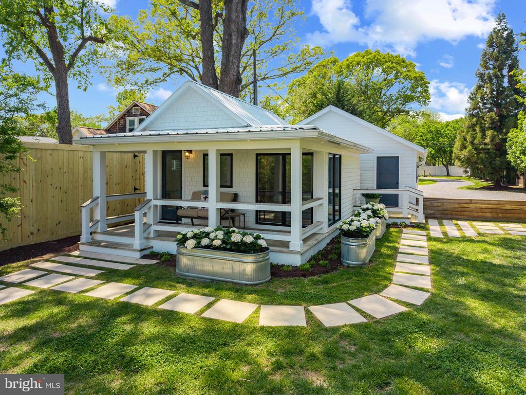 713 Cottage Dr