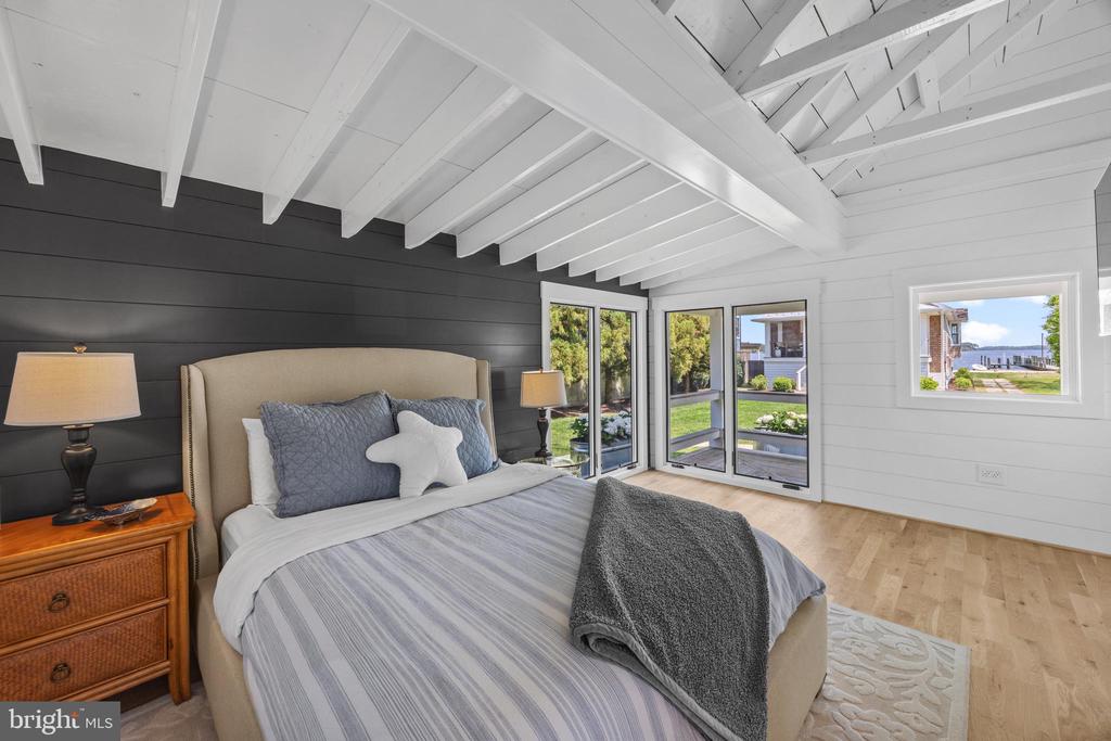 713 Cottage Dr