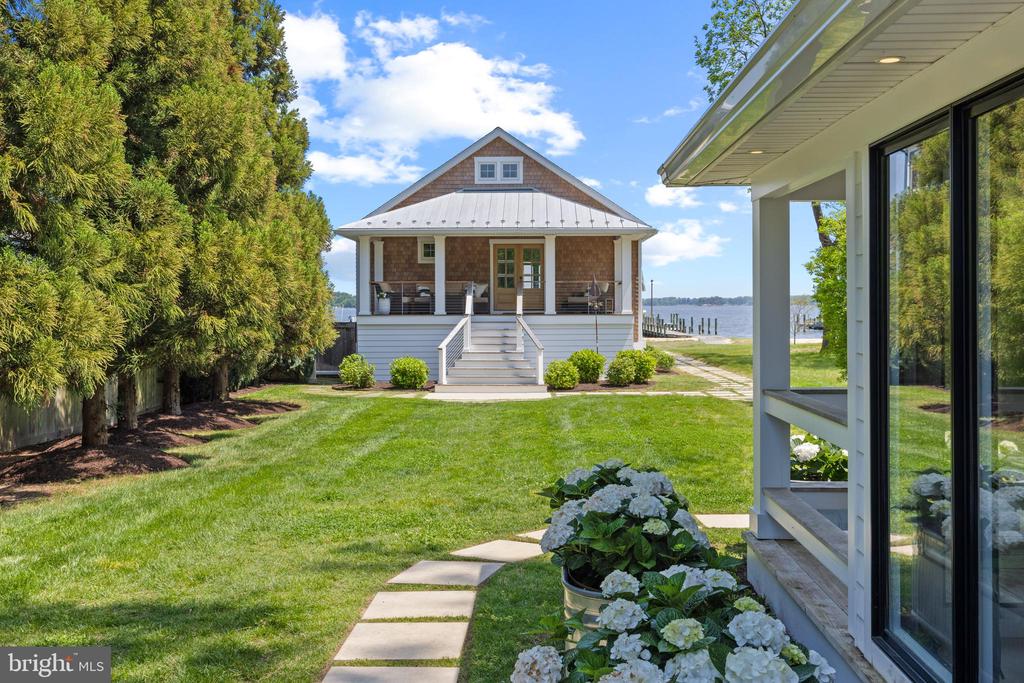 713 Cottage Dr