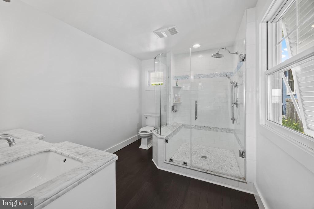 713 Cottage Dr