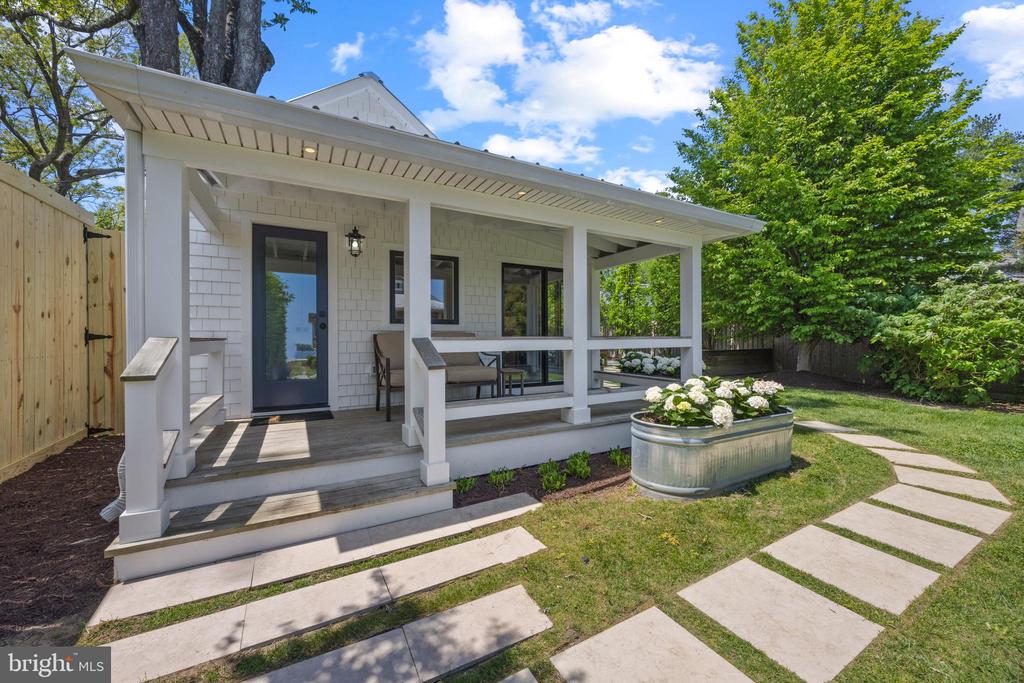 713 Cottage Dr