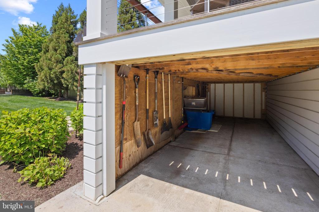 713 Cottage Dr