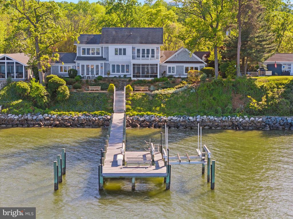 2512 Lyon Dr