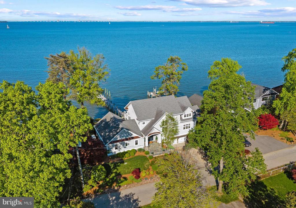 2512 Lyon Dr