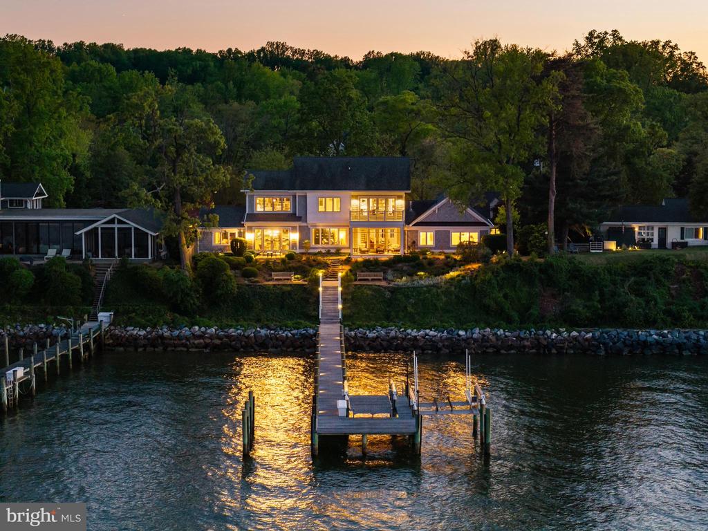 2512 Lyon Dr