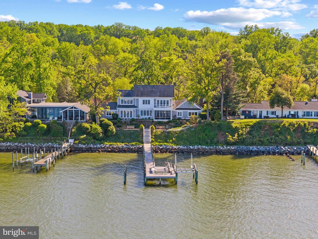 2512 Lyon Dr