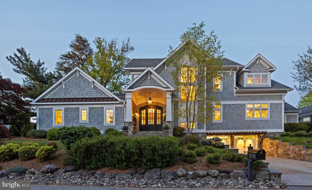 2512 Lyon Dr