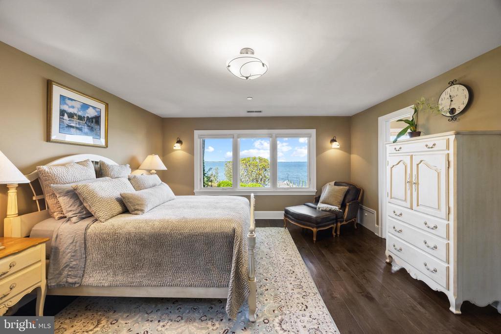 2512 Lyon Dr