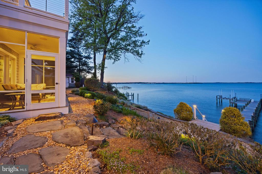 2512 Lyon Dr