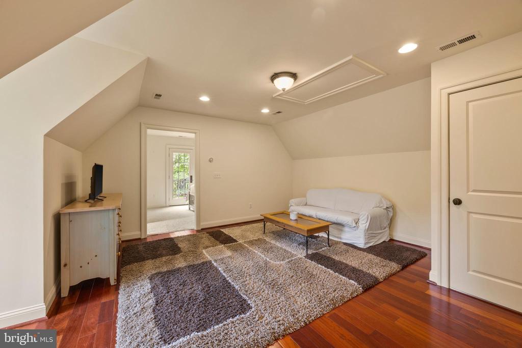2524 Chapman Ln