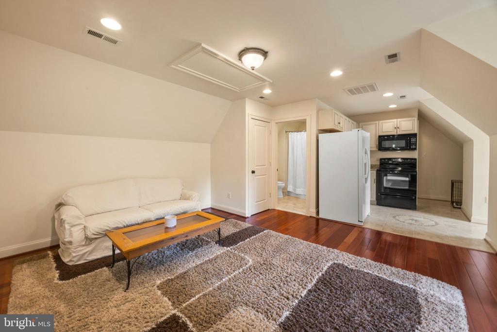 2524 Chapman Ln