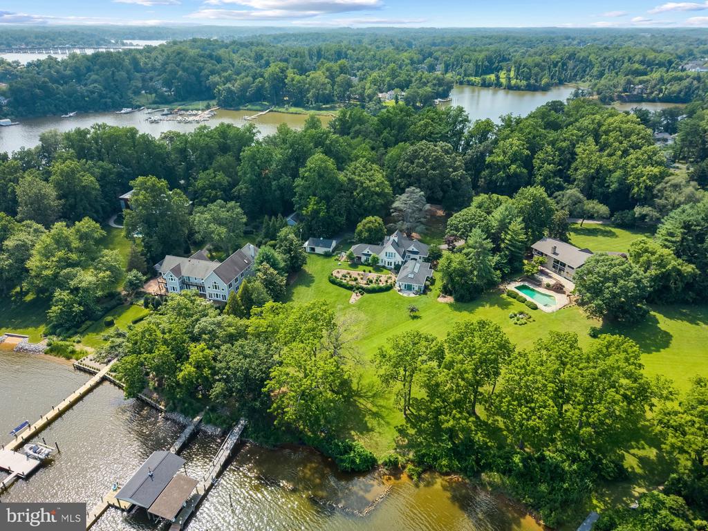 917 Childs Point Rd