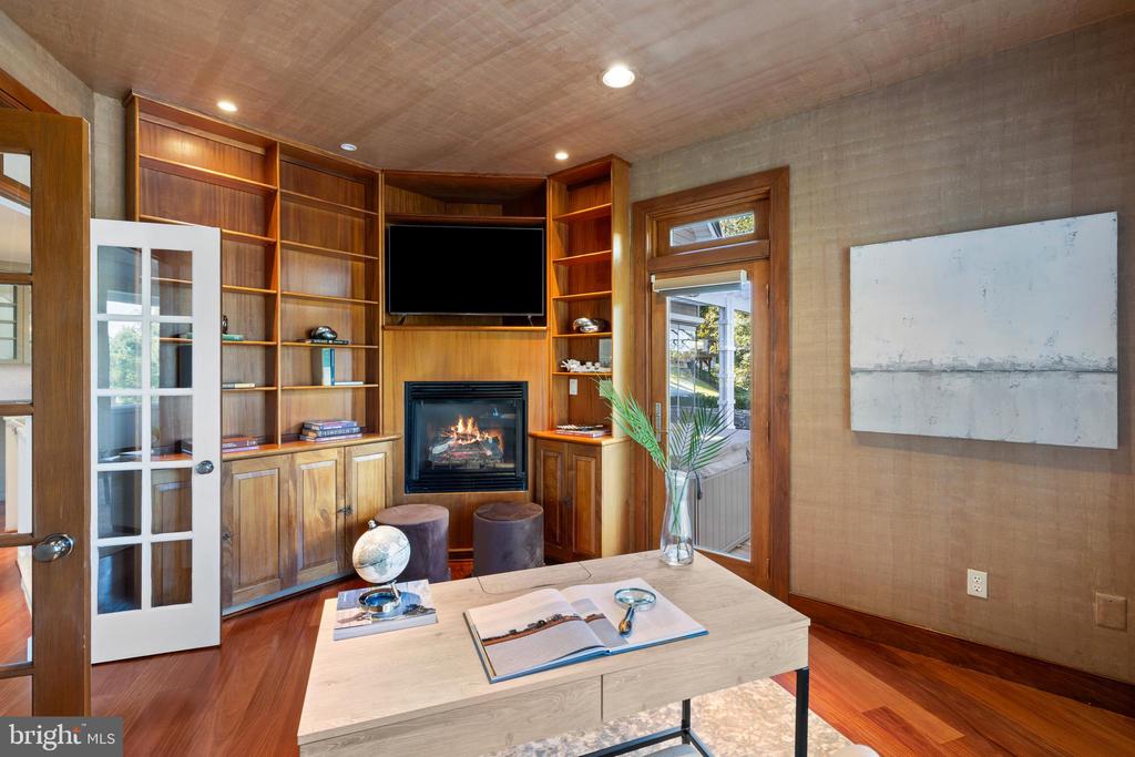 WEST ANNAPOLIS WATERFRONT | 411 RIDGELY AVENUE