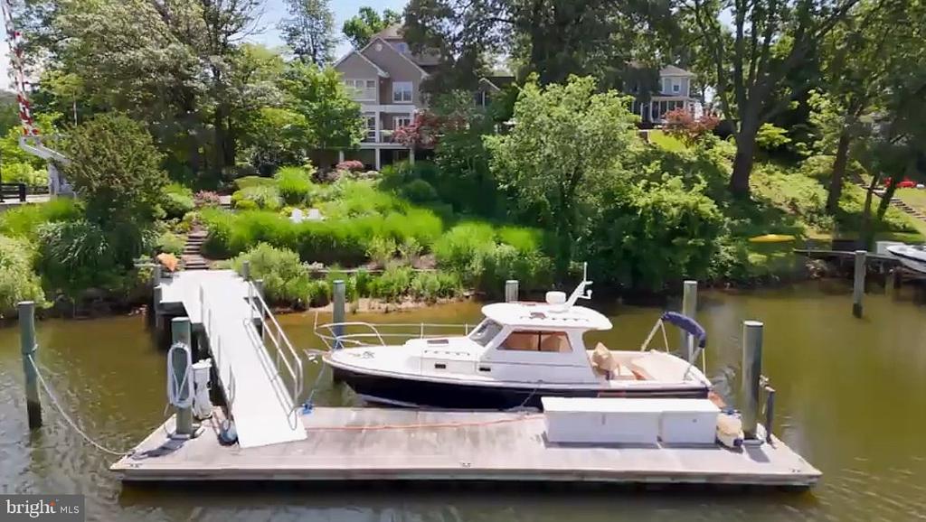 WEST ANNAPOLIS WATERFRONT | 411 RIDGELY AVENUE